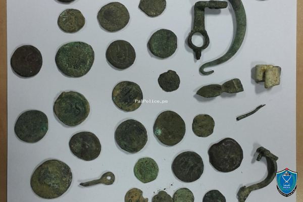 الشرطة تضبط (47) قطعة يشتبه انها اثرية بحوزة شخص في جنين