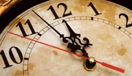 بدء العمل بالتوقيت الصيفي السبت