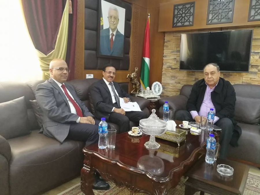 المحافظ رمضان يجتمع برئيس مجلس ادارة الجامعة العربية الامريكية ويبحث معه عددا من القضايا المتعلقه بمشاريع الجامعة المستقبلية