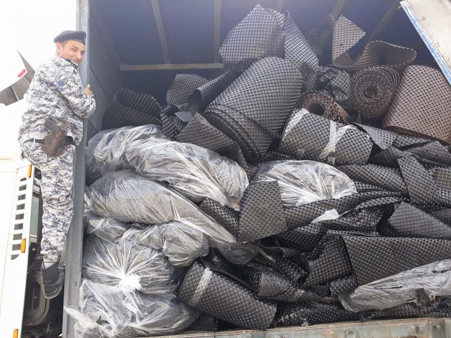 ضبط 2 طن حبيبات بلاستيكية في جنين