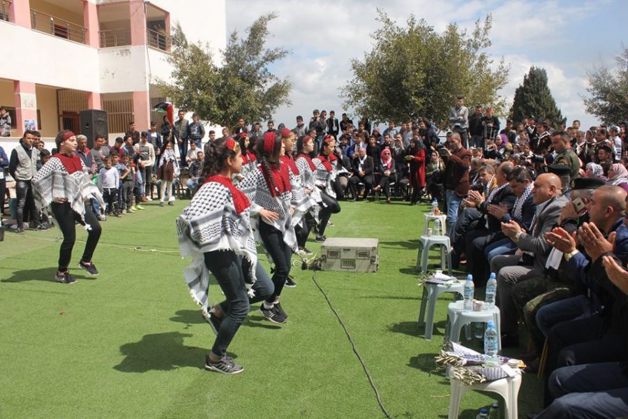  مدارس العنقود في عانين تحي ذكرى يوم الأرض وزراعة أشجار الزيتون بمحاذاة جدار الضم العنصري