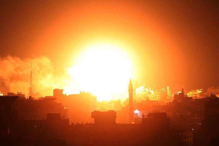 ارتفاع عدد الجرحى إلى 4 في غارات إسرائيلية عنيفة على غزة
