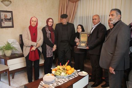 الرجوب وجنين للمخلصين يكرمان يكرم امهات الشهداء والأسرى لمناسبة اليوم العالمي للمرأة