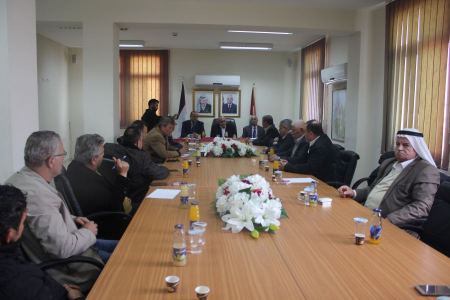 محافظ جنين يؤكد على أهمية التواصل لتعزيز العلاقة الوطنية والهوية الفلسطينية