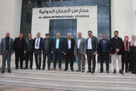 محافظ جنين يتفقد سير العملية التعليمية في مدارس وروضة الجنان الدولية