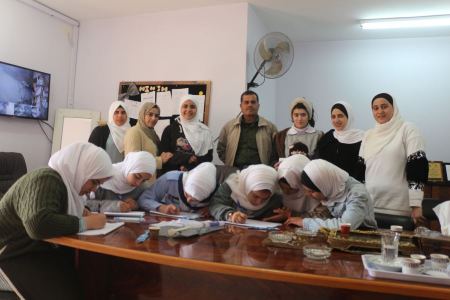 زهرات طمون يجمعن روايات شفوية ناطقة