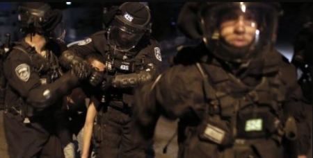 الاحتلال يعتقل شابين من القدس