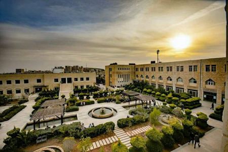 جامعة القدس تستأنف الدراسة يوم السبت 14 آذار عبر التعلم الإلكتروني عن بُعد ومجلس الطلبة يشيد بالخطوة