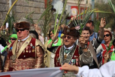 الكنائس التي تسير حسب التقويم الغربي تحتفل بـ"أحد الشعانين"
