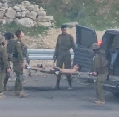 الاحتلال يصيب طفلا بالرصاص ويعتقله في مخيم العروب شمال الخليل