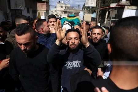 جماهير غفيرة تشيع جثامين الشهداء الثلاثة في جبع 