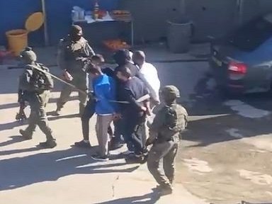 الاحتلال يعتقل ستة مواطنين من العيسوية