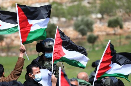 48 عاما على ذكرى يوم الأرض الخالد