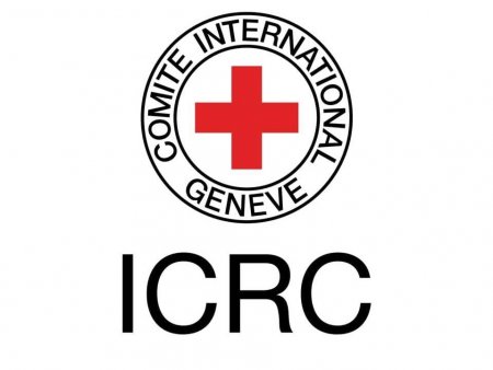 وقـفات في مختلف المحافظات للمطالبة باستعادة دور الصليب الأحمر ووقف انتهاكات الاحتلال بحق المعتقلين 