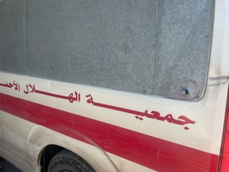 قوات الاحتلال تقصف مقر الهلال الأحمر في خان يونس