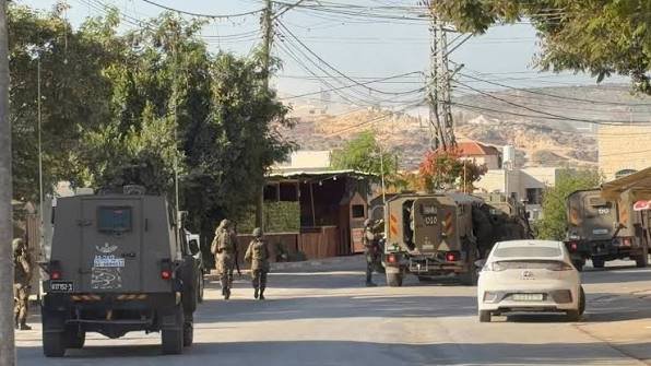 الاحتلال يعتقل شابين من بلدة الزبابدة 