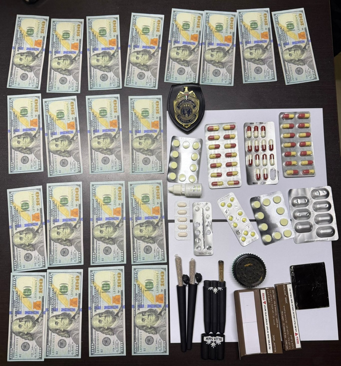 ضبط مروجاً للمواد المخدرة وبحوزته مخدرات وعملات مزيفة في ضواحي القدس