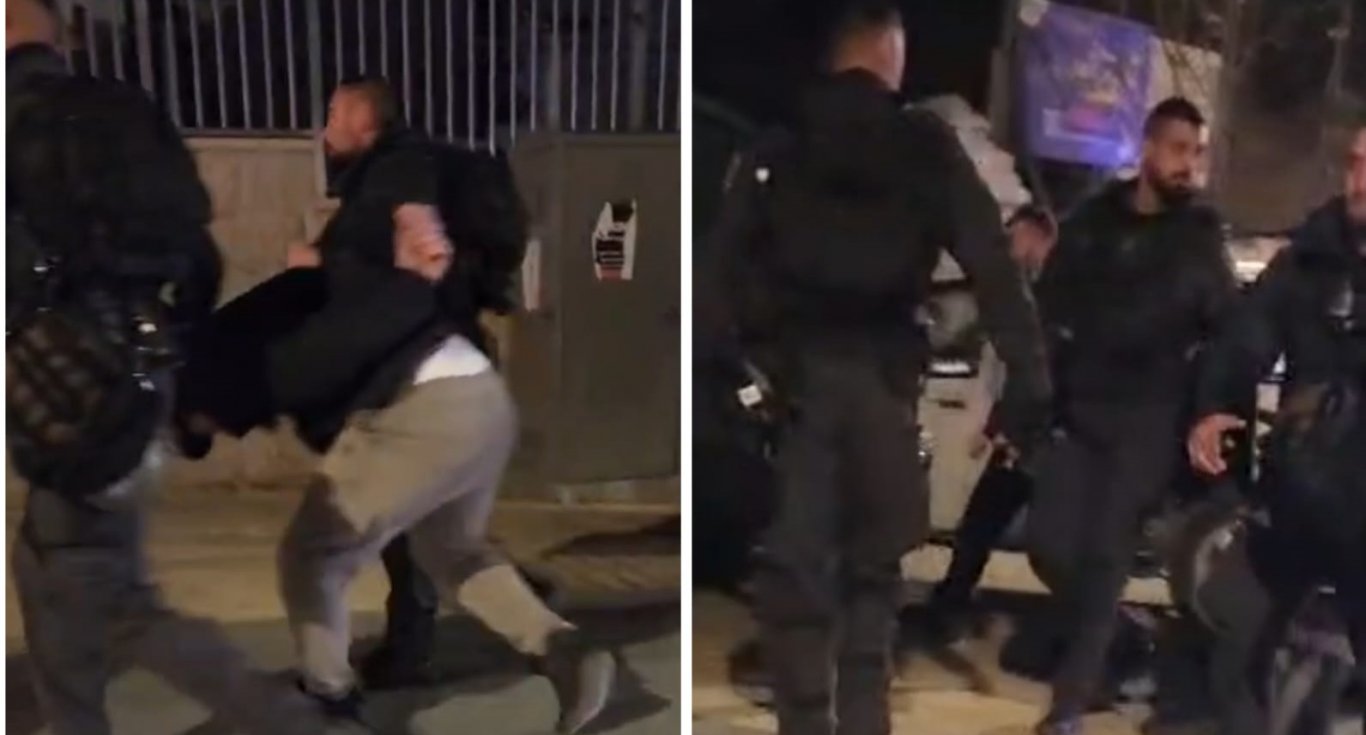 الاحتلال يعتدي على المصلين ويعتقل عددا من الشبان عند باب الساهرة