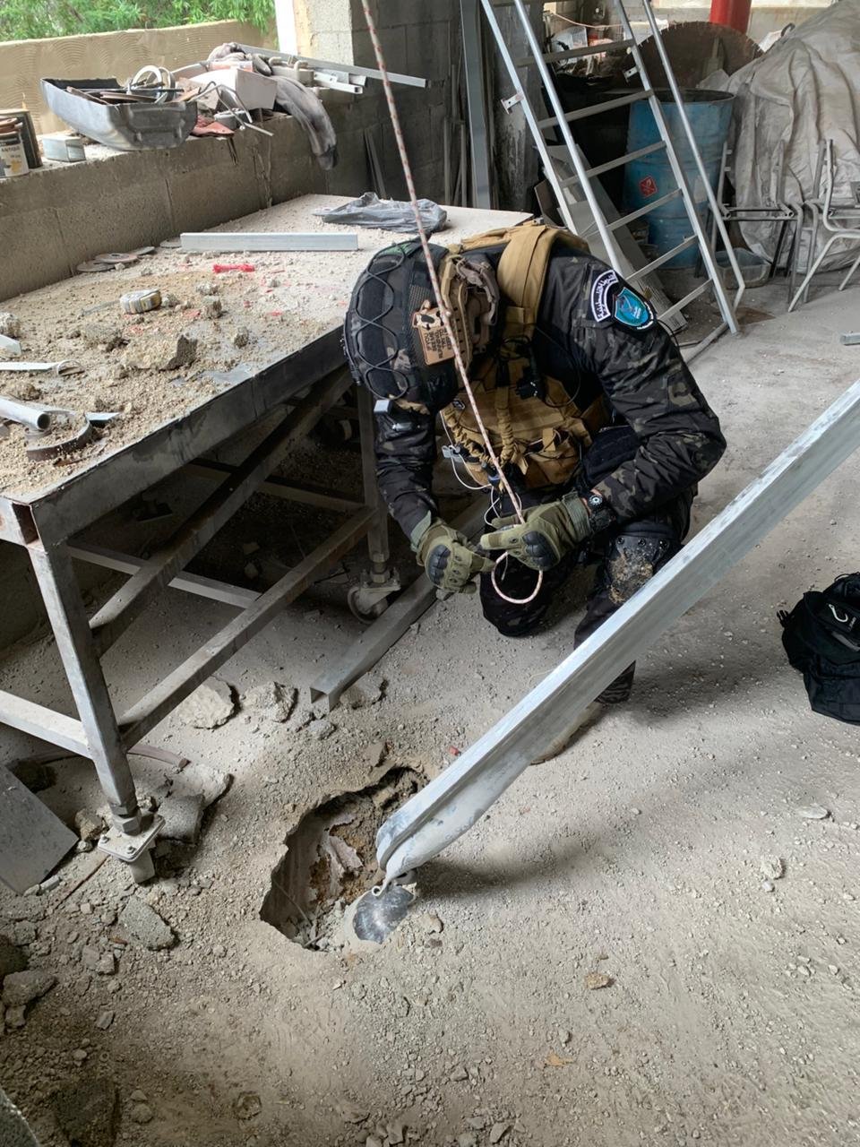 الشرطة تتعامل مع شظايا صاروخية في سلفيت