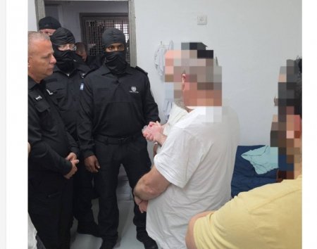 بن غفير يتنكر ويقتحم المعتقلات للإشراف على سياسة الانتقام من الأسرى