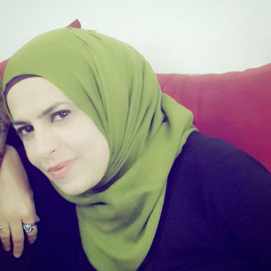 لقاء مع الكاتبة منال ضراغمة