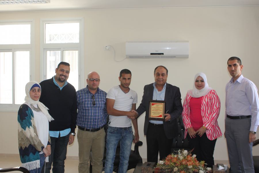  وفد من الأدلاء السياحيين يكرم محافظ جنين رمضان