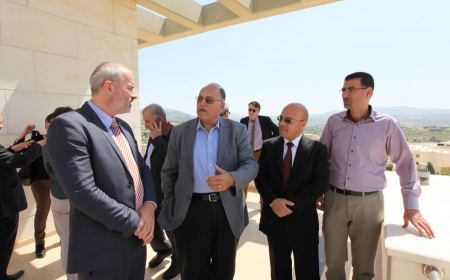 رئيس الجامعة العربية الامريكية يبحث بناء شراكات أكاديمية وعلمية مع القنصل البلجيكي العام