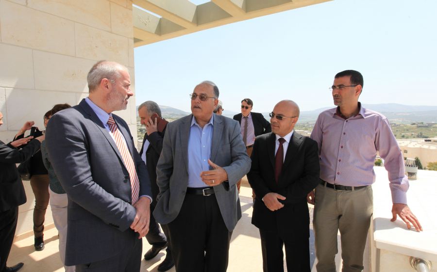 رئيس الجامعة العربية الامريكية يبحث بناء شراكات أكاديمية وعلمية مع القنصل البلجيكي العام