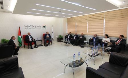 الجامعة العربية الامريكية تستقبل وفدا من شركة "بال بي" وبنك فلسطين