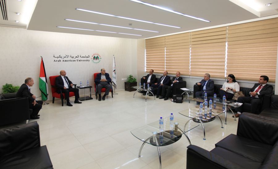 الجامعة العربية الامريكية تستقبل وفدا من شركة 