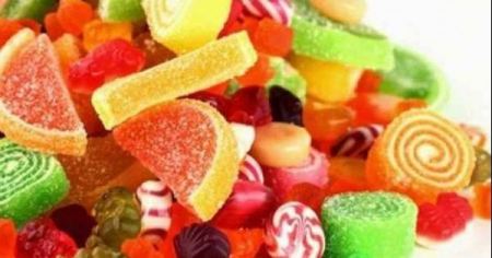 هذا ما يحدث لجسمك عند تناول السكريات