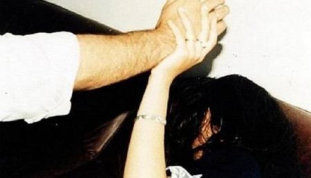 مصري يجامل صديقه ويقدم له شقيقته زوجة .. وما حصل أخطر من ذلك بكثير!!