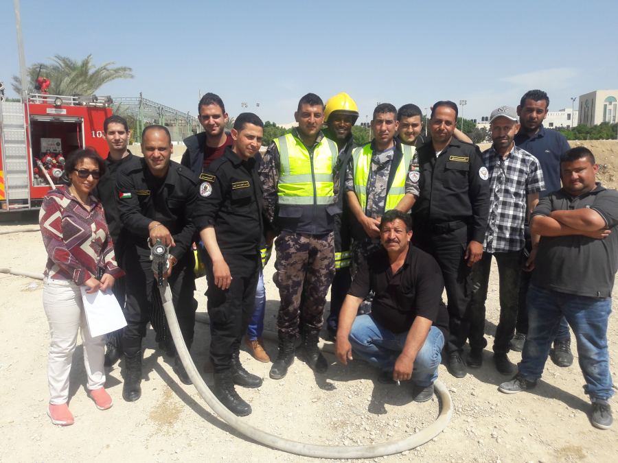 جامعة الاستقلال والدفاع المدني تنهي دورة مستجيب أول في السلامة العامة