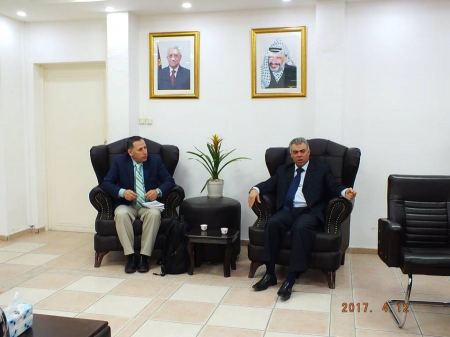 بلدية جنين تبحث مع البنك الدولي تطوير دائرة المياه