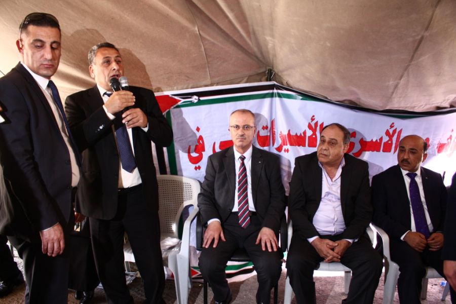 جنين: رئيس الوزراء يتضامن مع الاسرى