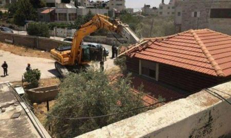  الاحتلال يهدم منشآت زراعية وجدرانًا في بلدة شقبا غرب رام الله