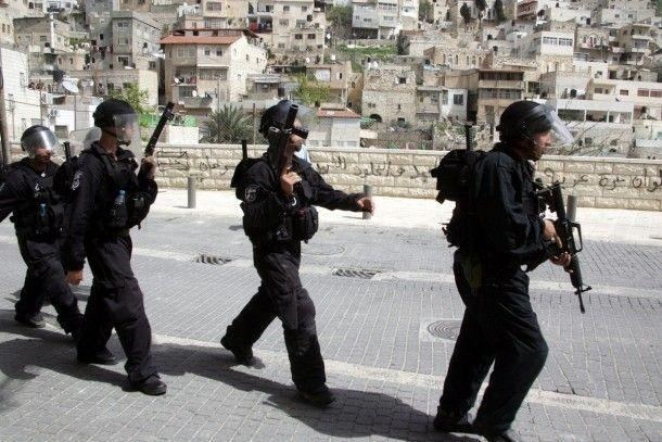 إصابة مسن واعتقال طفلين في القدس