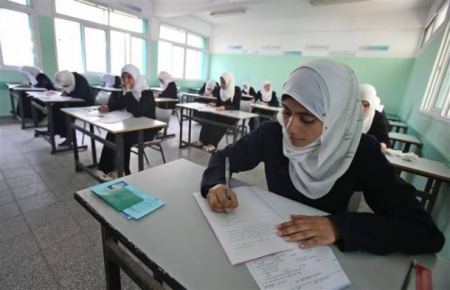 الشرطة تشارك وزير التربية والتعليم العالي بجولة تفقدية لقاعات امتحان الثانوية العامة في جنين