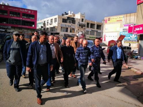  محافظ جنين يشيد بدور الغرفة التجارية لمساهمتها المجتمعية بإعادة تأهيل شارع أبو بكر