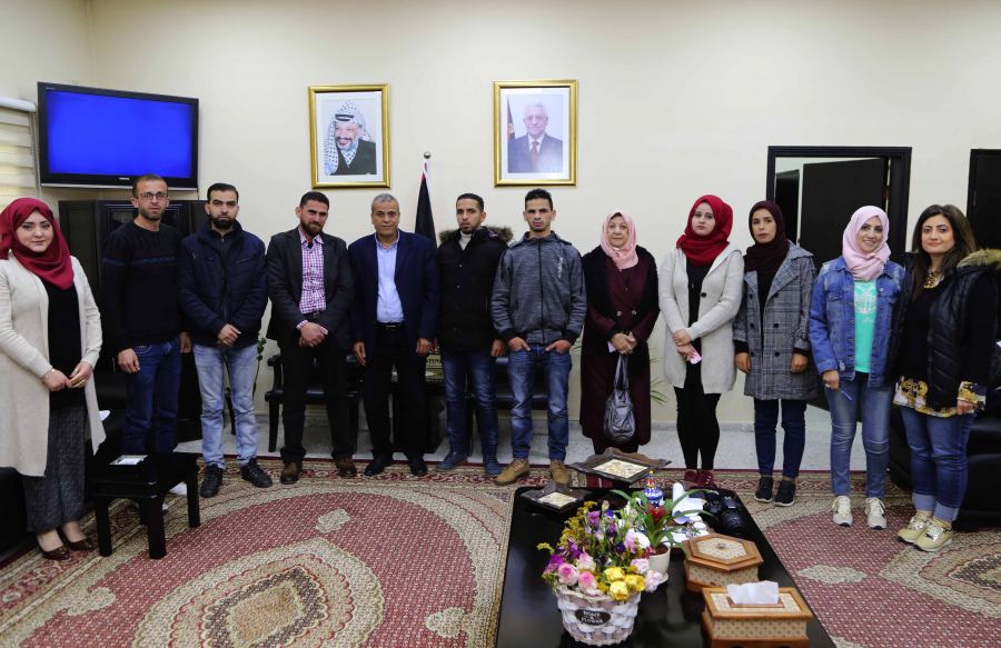 قلقيلية : اجتماع لمناقشة قانونية عدادات الدفع المسبق لمواقف السيارات
