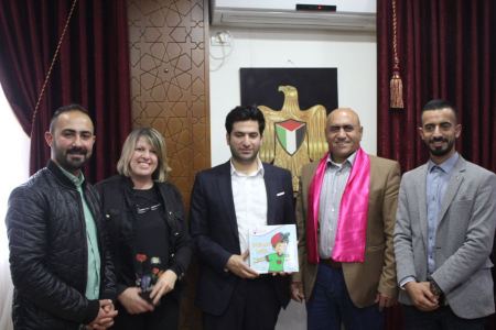  محافظ جنين يبحث التعاون المشترك مع مؤسسة مريم لمكافحة السرطان