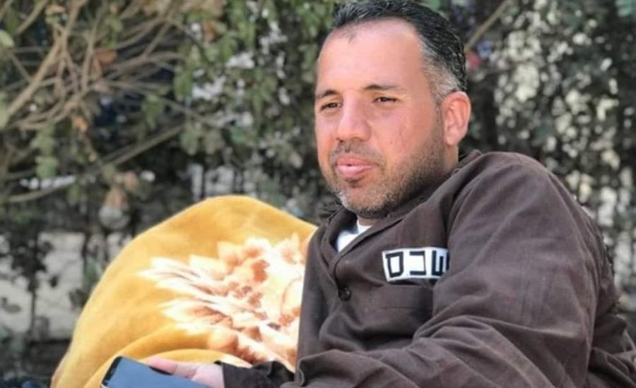 نقل الأسير الصحفي علاء الريماوي إلى المستشفى