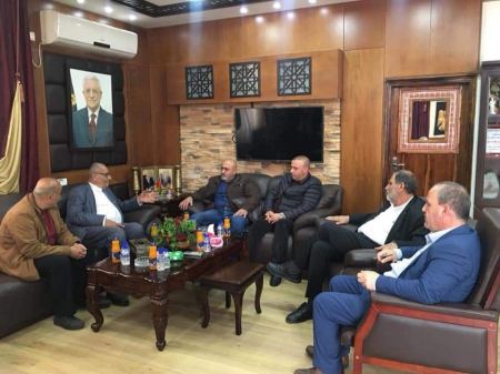 محافظ جنين يبحث آفاق التعاون مع وفد من رجال الأعمال