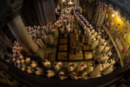 الكنائس المسيحية التي تسير حسب التقويم الغربي تحتفل بعيد الفصح