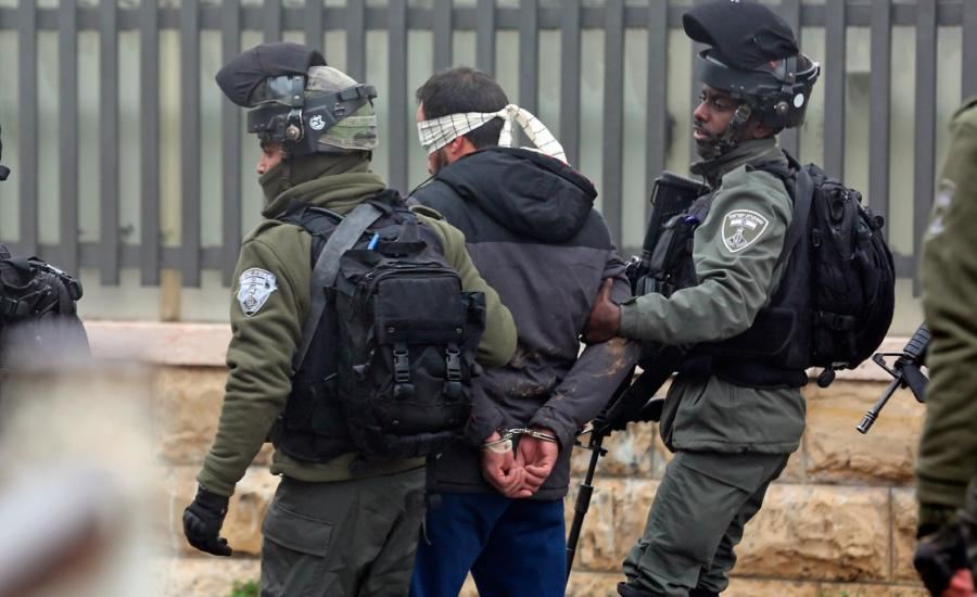 الاحتلال يعتقل صحفية وصحفي على حاجز عسكري شمال رام الله