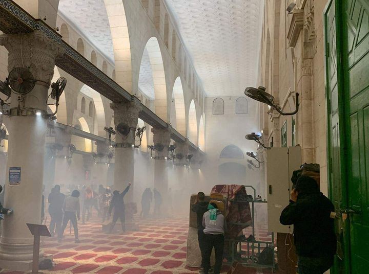 قوات الاحتلال تقتحم المصلى القبلي بالمسجد الأقصى المبارك