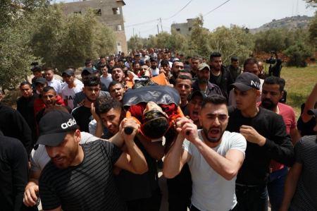جماهير شعبنا في جنين تشيع جثمان الشهيد أحمد مساد إلى مثواه الأخير