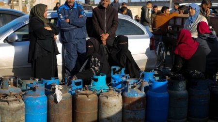 حكومي غزة: منع إدخال غاز الطهي والوقود ينذر بتفاقم الأزمة الإنسانية
