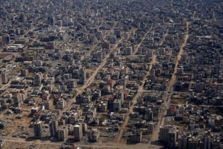 غانتس يشترط عدم وقف الحرب للمضي قدما بصفقة