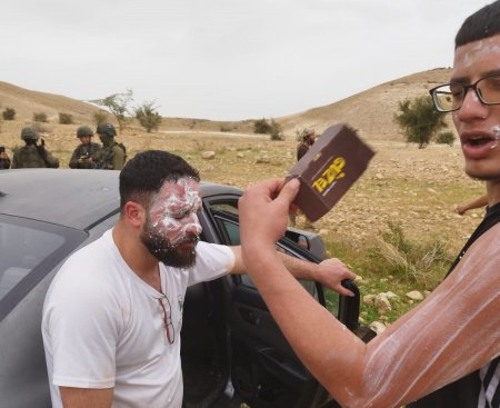 إصابة 4 مواطنين إثر هجوم للمستعمرين على متنزهين في العوجا شمال أريحا